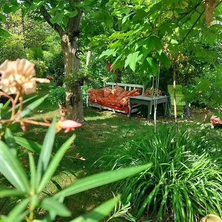 Le Chene Bed & Breakfast *